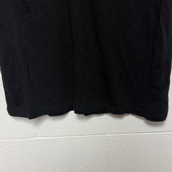 Madewell Classic Black Vneck Tee - Picture 6 of 7